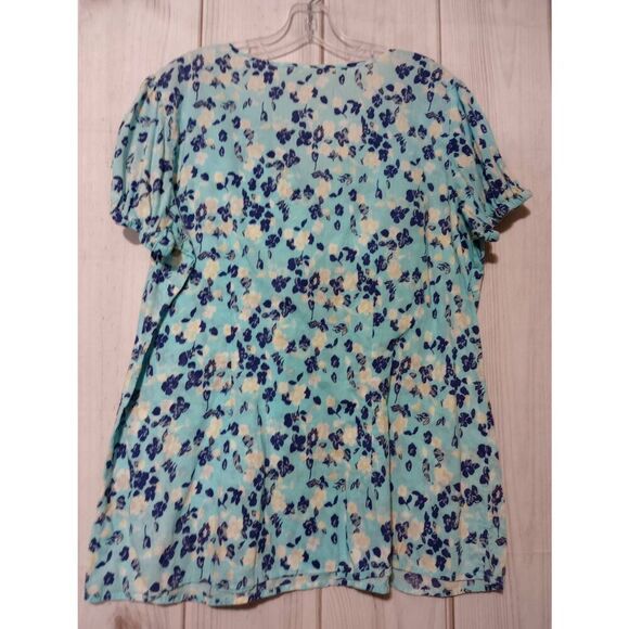 2 For 30 St John's Bay Shirt Ladies Extra Large Blue Floral Light Weight - Picture 2 of 6